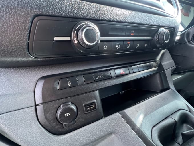 2025 Vauxhall Vivaro