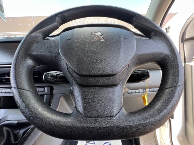 2025 Peugeot Expert