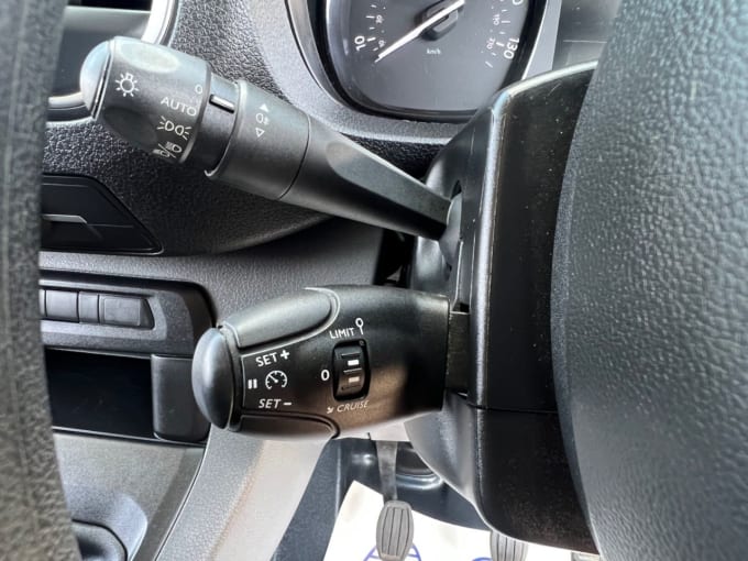 2025 Peugeot Expert