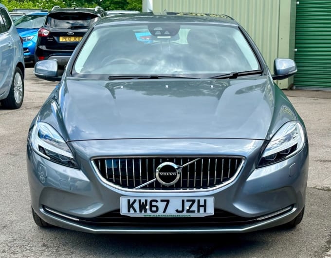 2024 Volvo V40