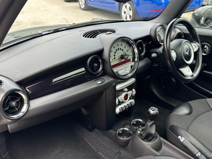 2025 Mini Hatch