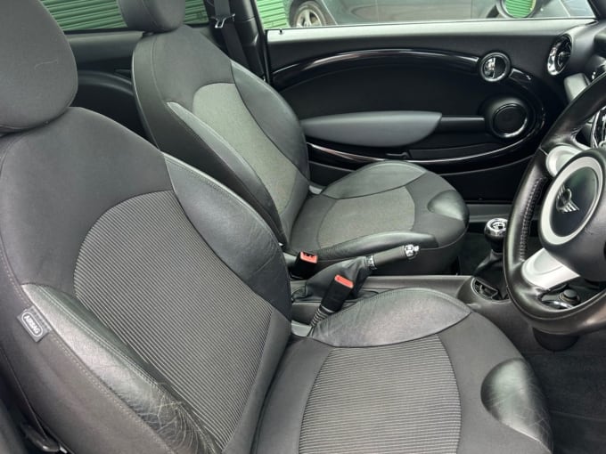 2025 Mini Hatch
