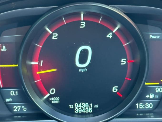 2025 Volvo V40