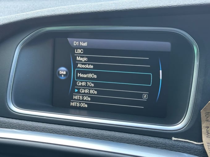 2025 Volvo V40