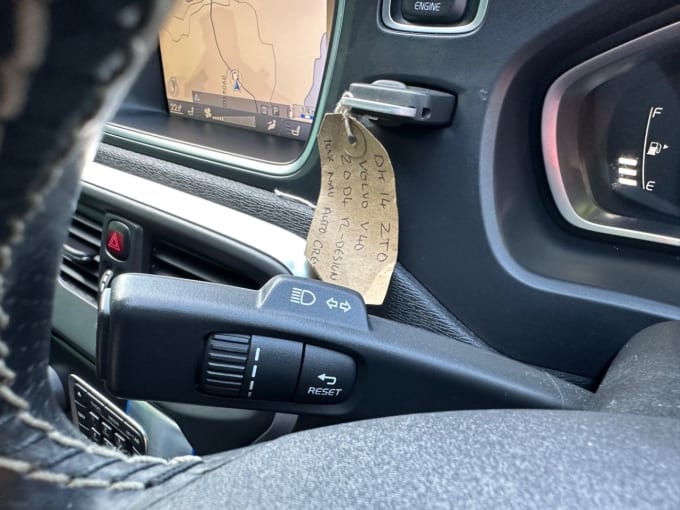2025 Volvo V40