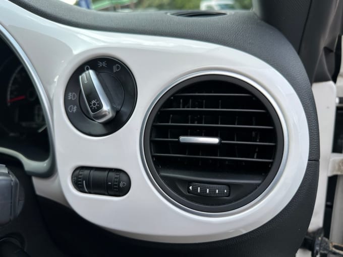 2025 Volkswagen Beetle