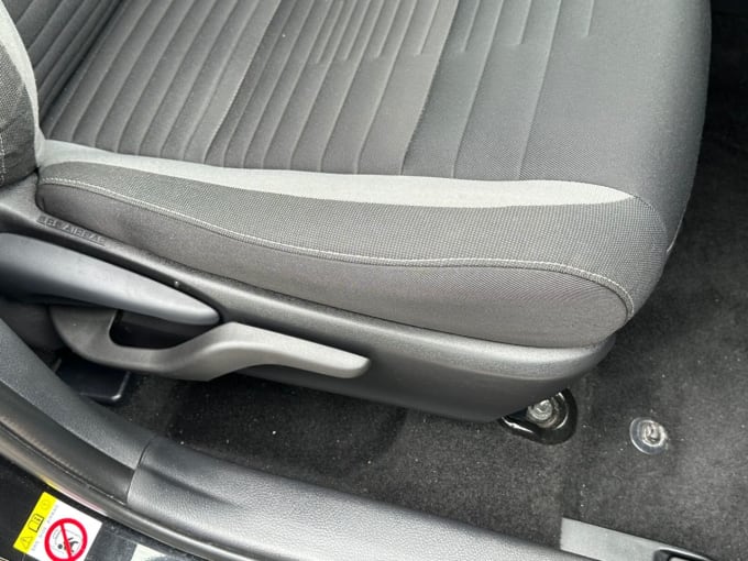 2025 Toyota Auris
