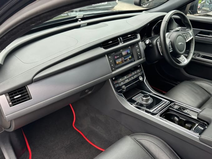 2025 Jaguar Xf