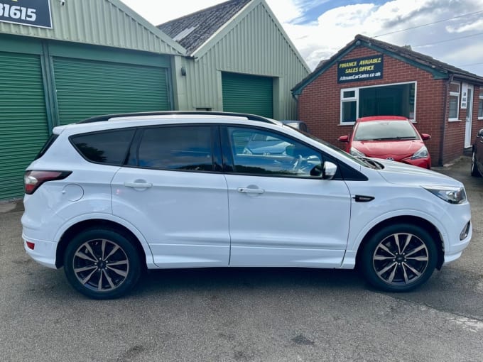 2025 Ford Kuga