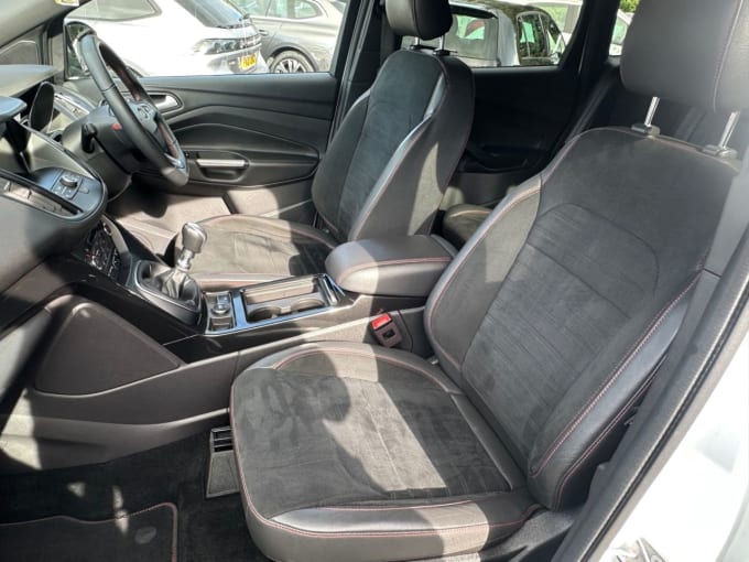 2025 Ford Kuga