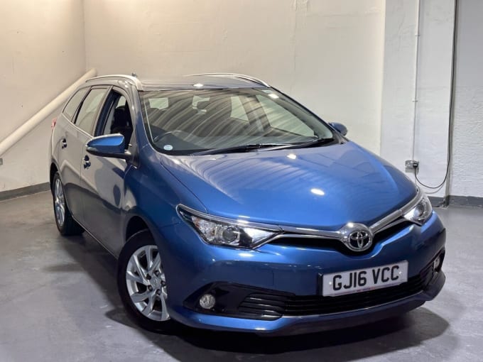 2016 Toyota Auris