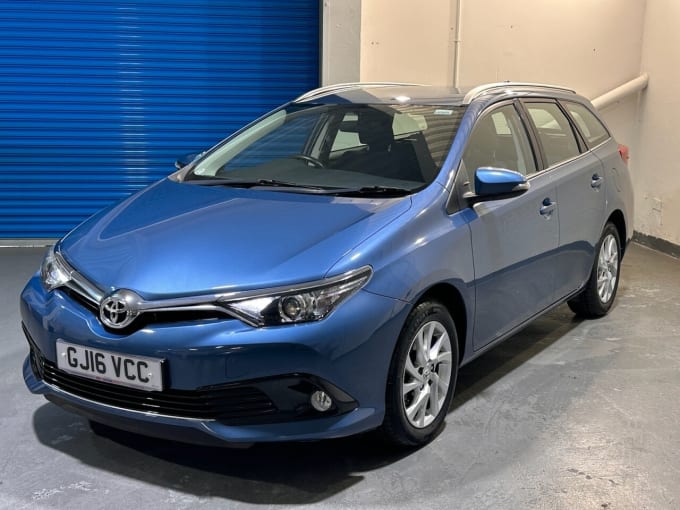 2016 Toyota Auris