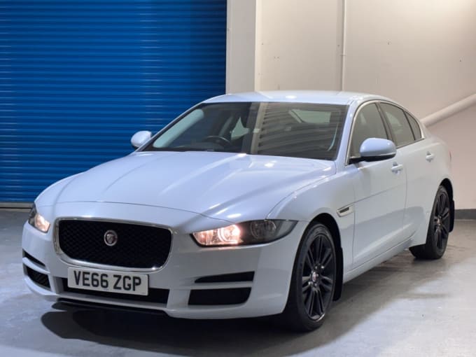 2025 Jaguar Xe