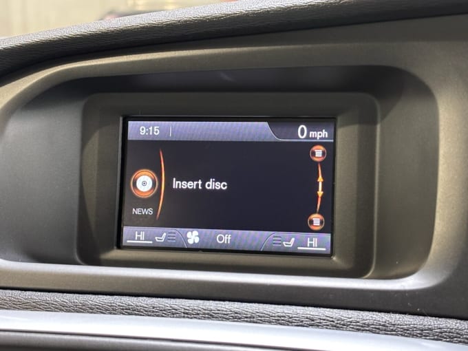 2025 Volvo V40