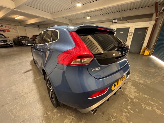 2025 Volvo V40
