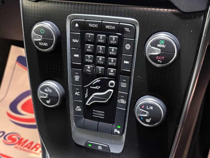 2025 Volvo V40