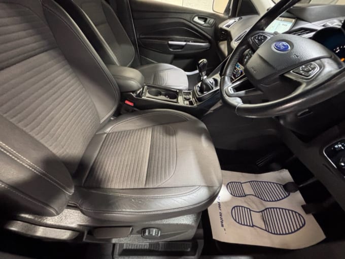 2025 Ford Kuga