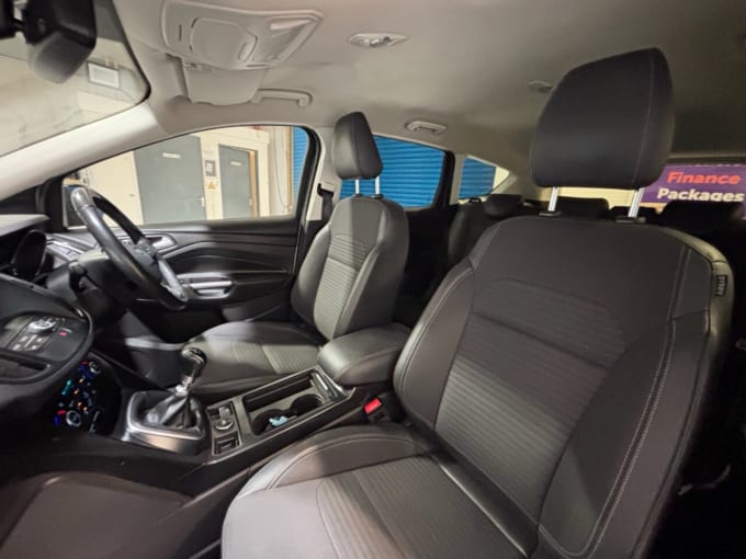 2025 Ford Kuga