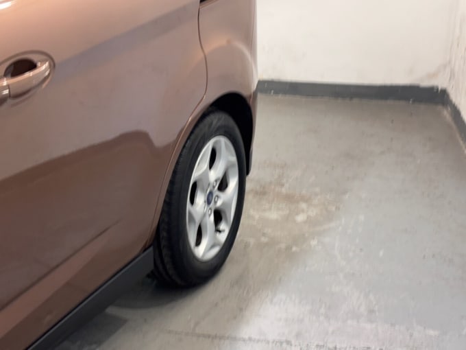 2025 Ford Grand C-max