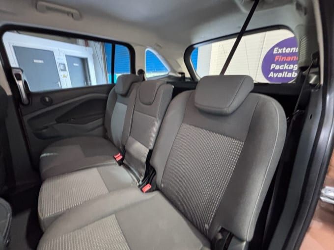 2025 Ford Grand C-max