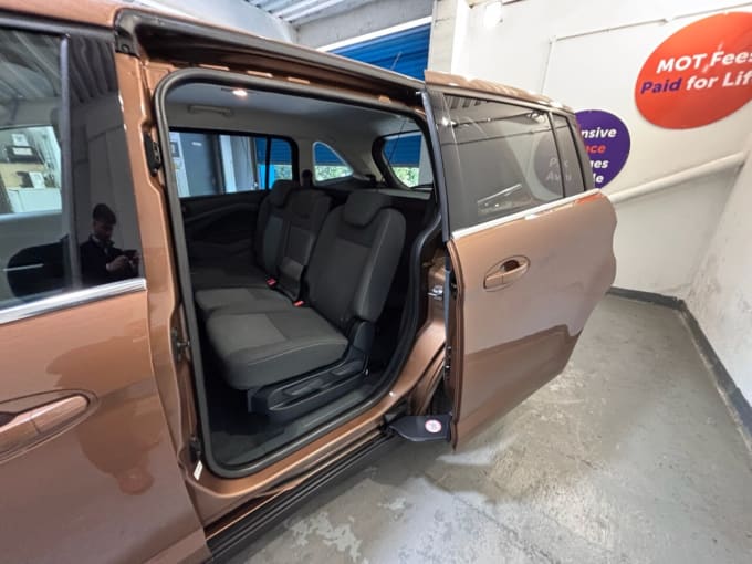 2025 Ford Grand C-max