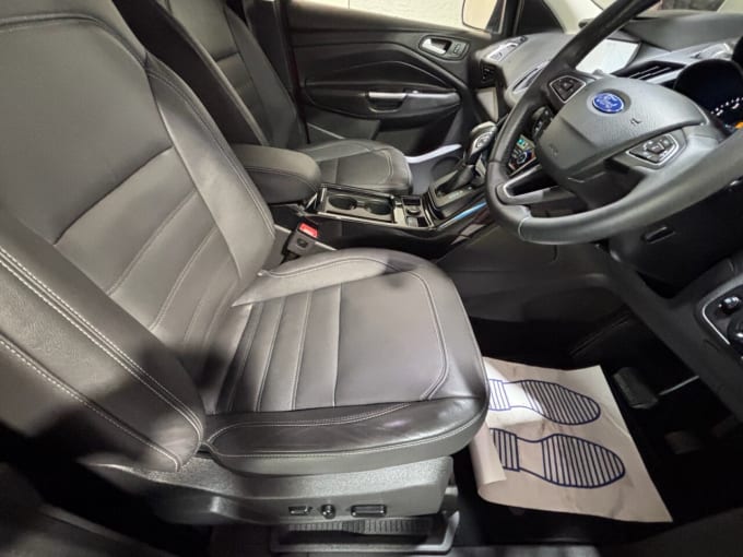 2025 Ford Kuga