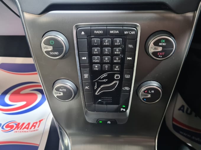 2025 Volvo V40