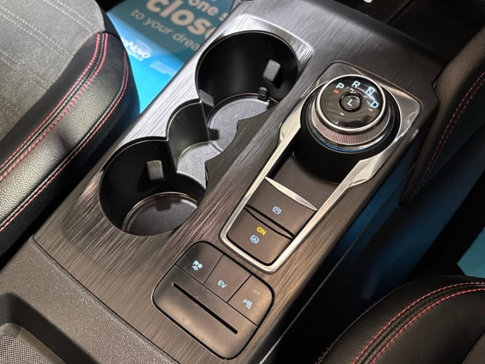 2025 Ford Kuga