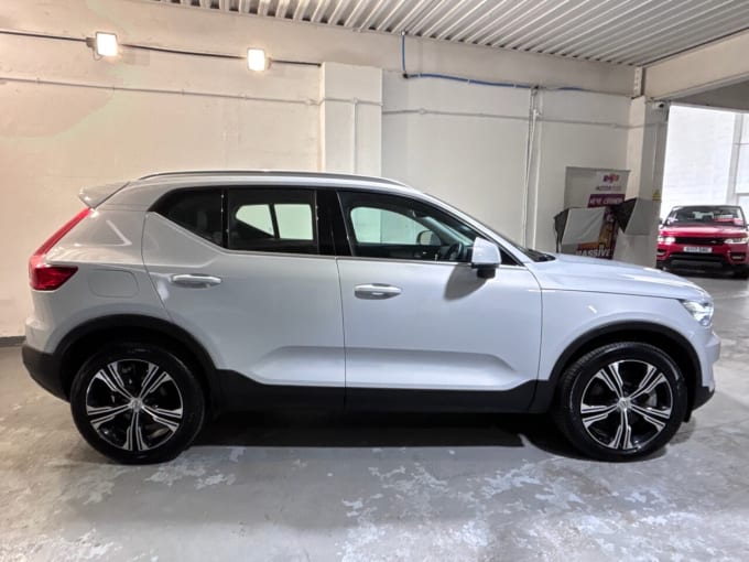 2025 Volvo Xc40