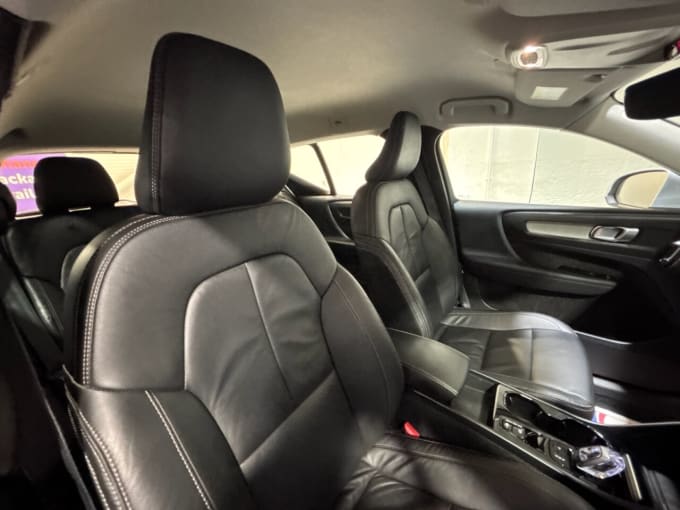 2025 Volvo Xc40