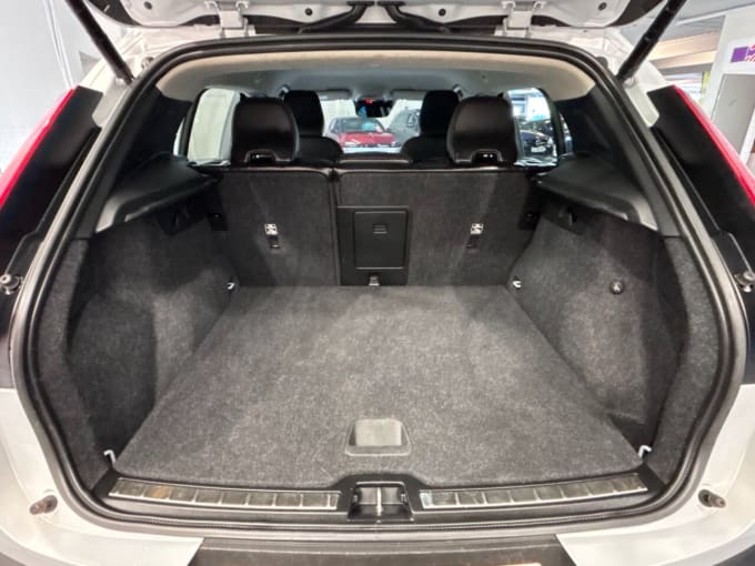 2025 Volvo Xc40