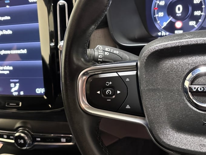 2025 Volvo Xc40