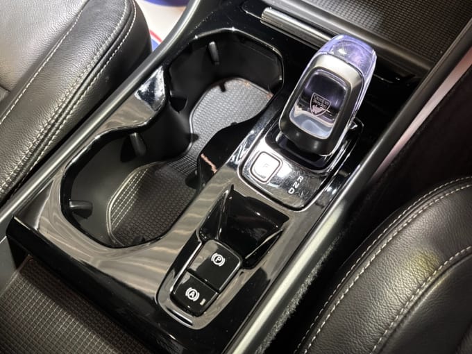 2025 Volvo Xc40