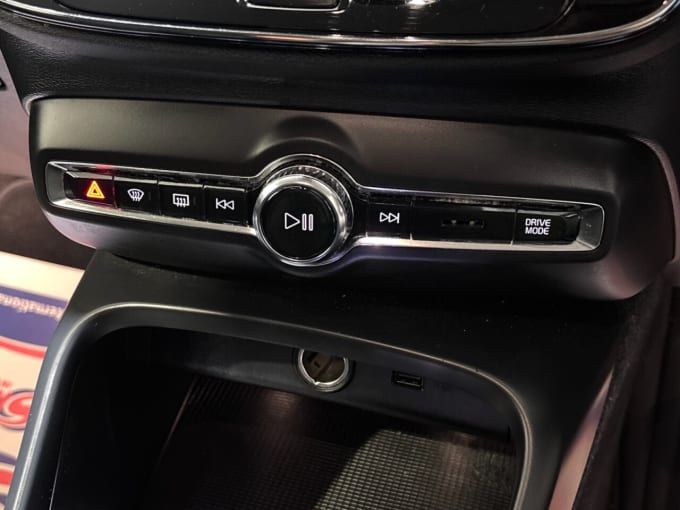 2025 Volvo Xc40