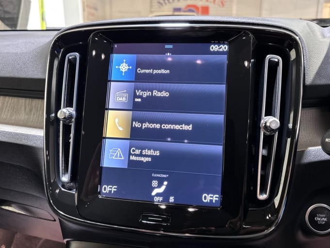 2025 Volvo Xc40