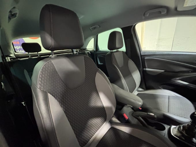 2025 Vauxhall Crossland X