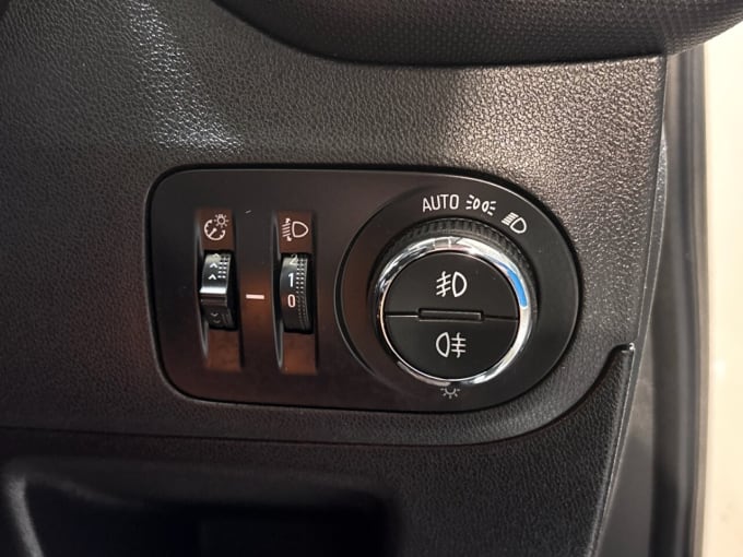 2025 Vauxhall Crossland X
