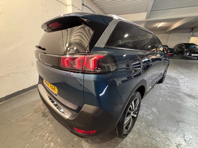 2025 Peugeot 5008