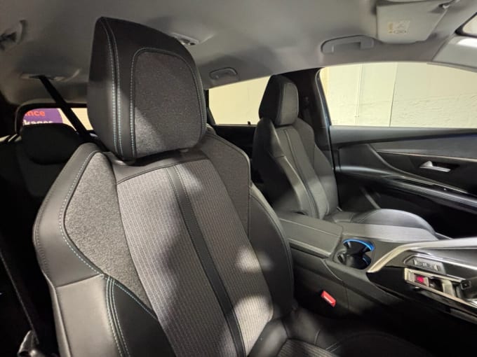 2025 Peugeot 5008