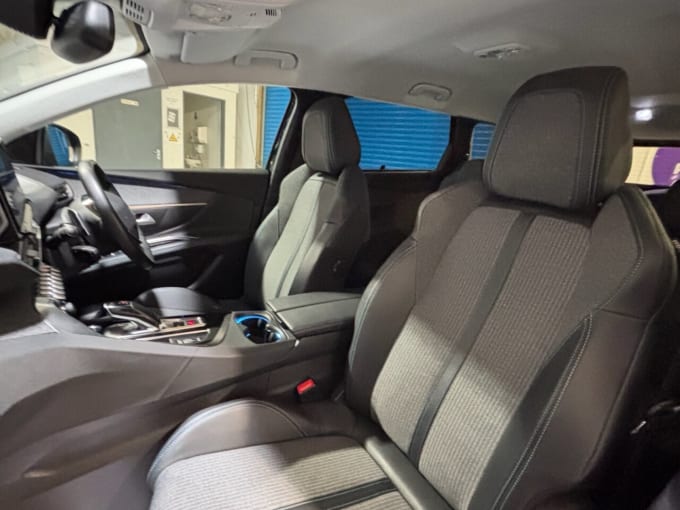 2025 Peugeot 5008