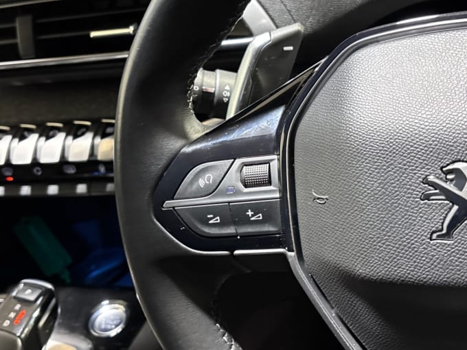 2025 Peugeot 5008