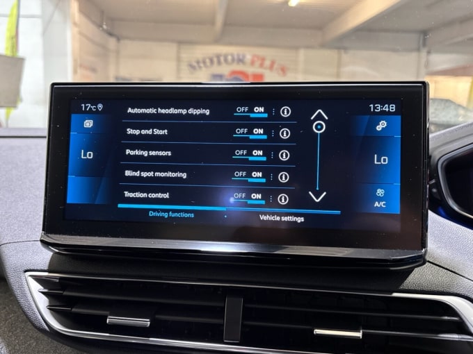 2025 Peugeot 5008