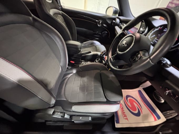 2025 Mini Hatch