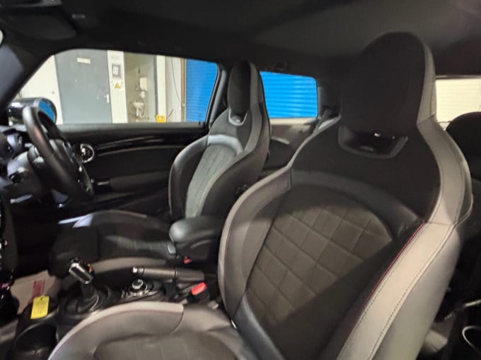 2025 Mini Hatch