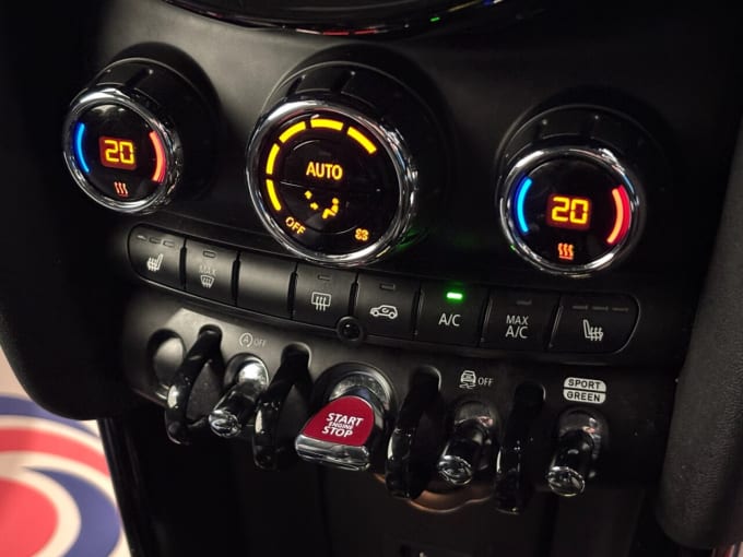 2025 Mini Hatch