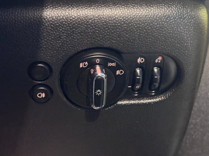 2025 Mini Hatch