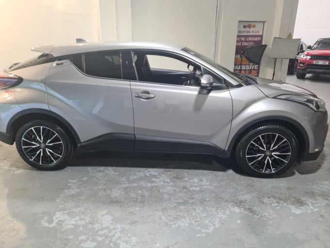 2025 Toyota C-hr