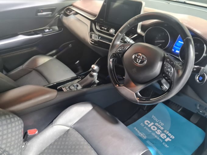 2025 Toyota C-hr