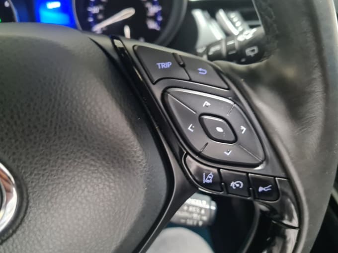 2025 Toyota C-hr