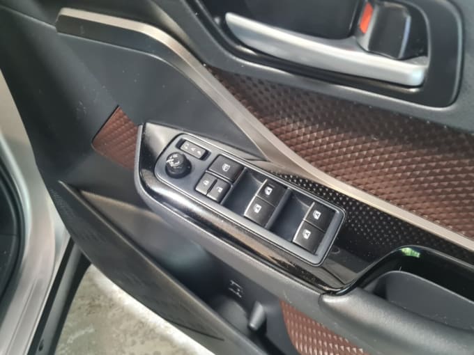 2025 Toyota C-hr